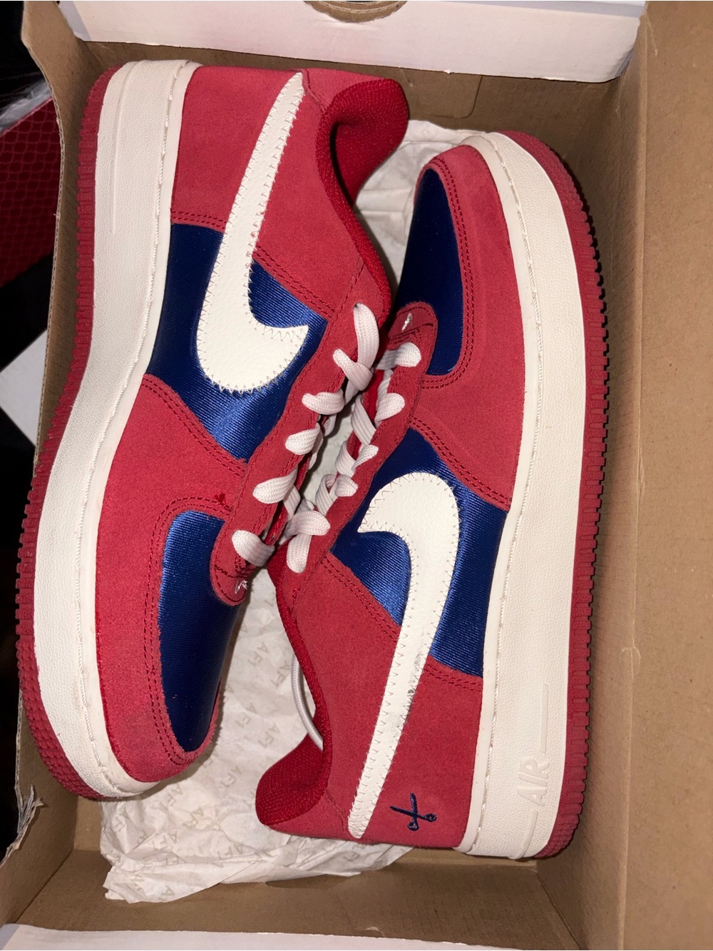 Nike Kids Low-Top Sneakers in Red, Blue & White
